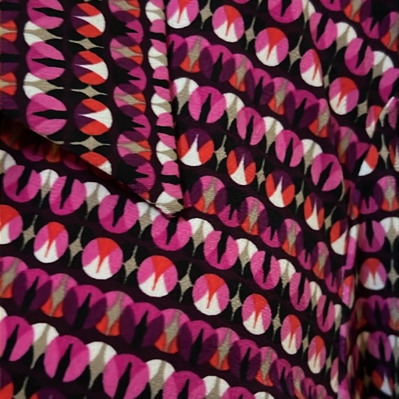 Dress wrapped style. - Picture 5 of 8